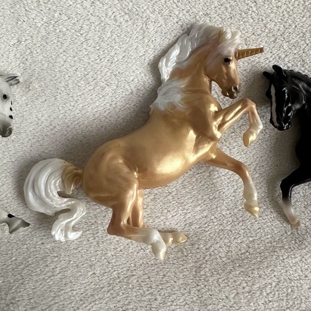 Breyer Stablemates Lot Of 3 Horses Leopard Appaloosa Gold Unicorn Figures - Picture 4 of 7